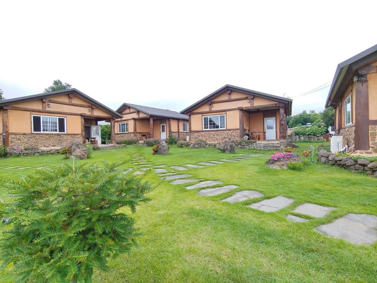 Geumok Log Pension Seogwipo Exterior foto